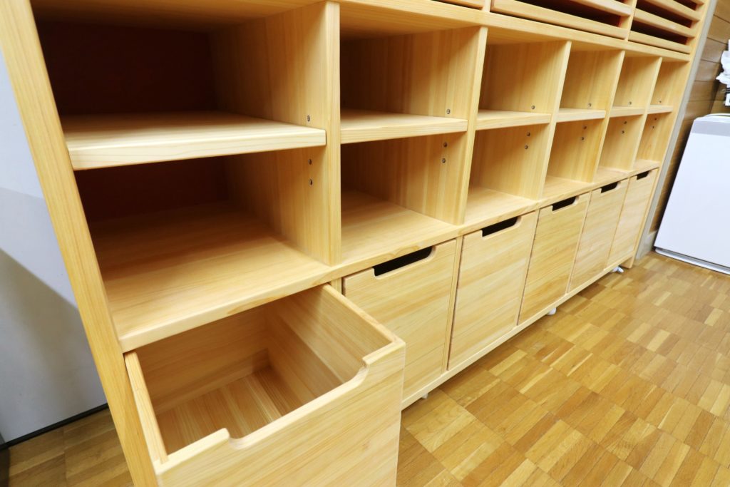 保育園 木製収納棚